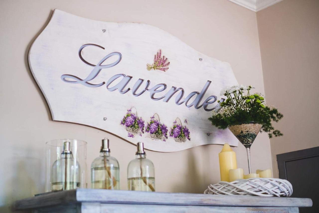 Lavender - Restauracja I Pokoje Goscinne Nowy Tomyśl Exteriör bild